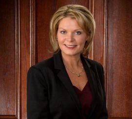 kelly headshot