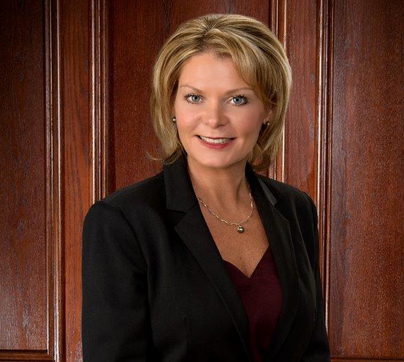 kelly headshot