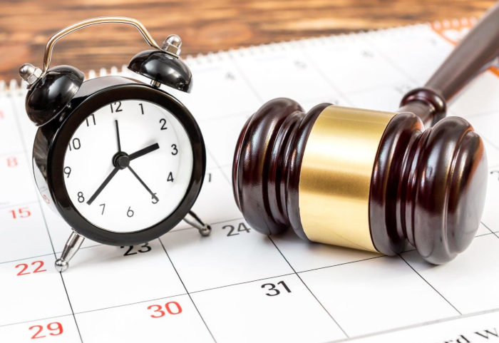 Clock and judge hammer